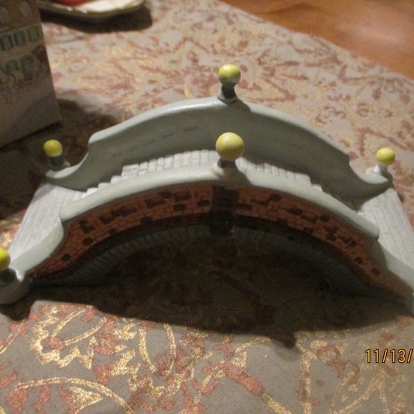 EXC Lemax Hearthside Village Porcelain Garden Bridge 1992 #23069 - Picture 4 of 7